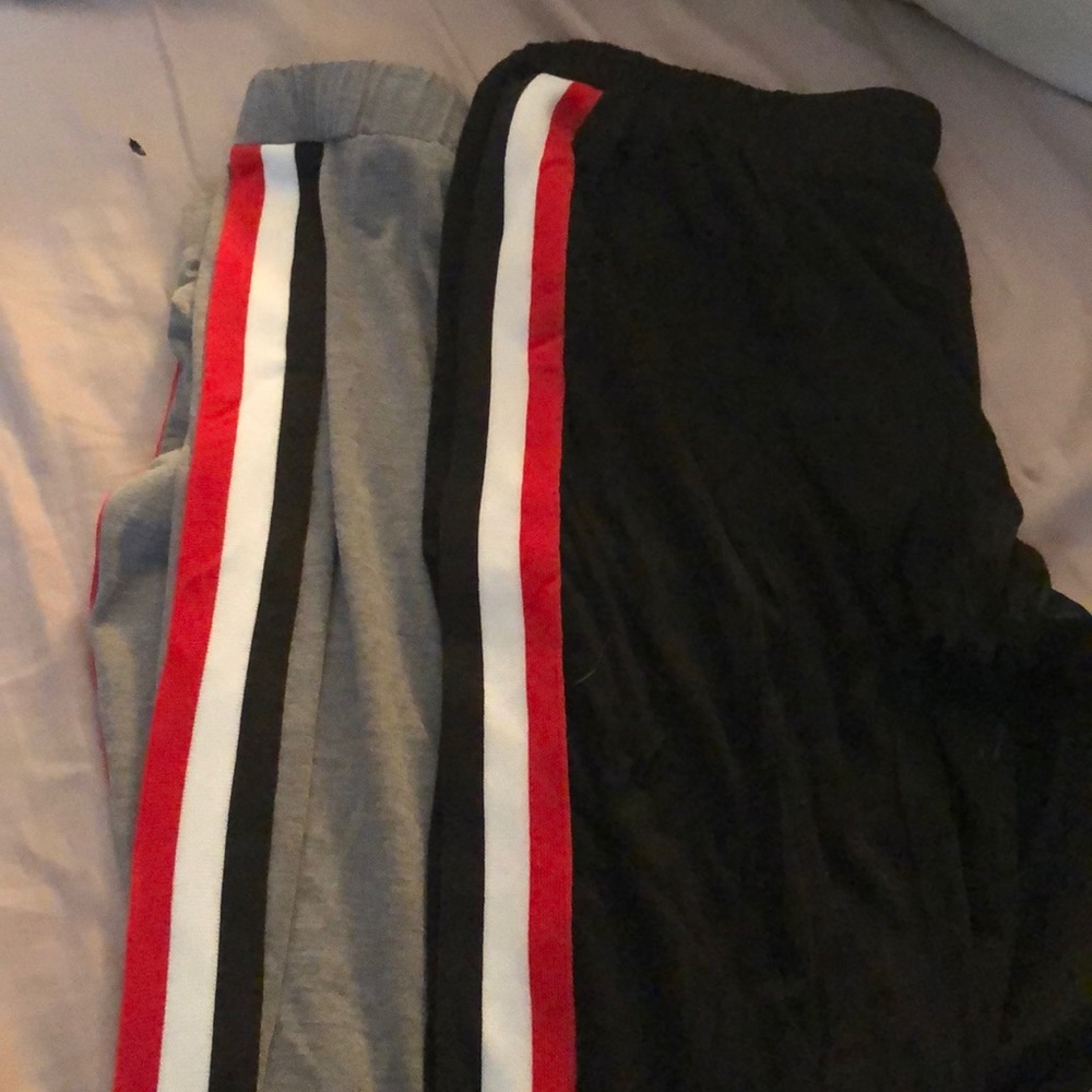2 pairs of lined leggings
